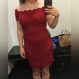 Bebe Women’s Off Shoulder Scallop‎ Lace Dress Red Size Medium